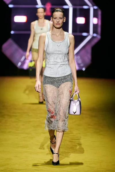 Look 5